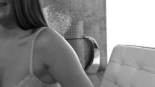 Dyke babe eaten out and pussy rubbed by brunette gf