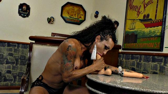 Tattooed Trans Isa Potter Jams a Thick Dildo Up Her Rectum