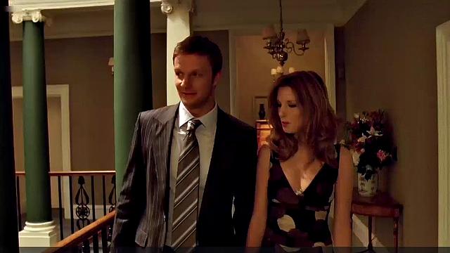 кэлли райли жарко трахается в спальне в обтягивающем платье