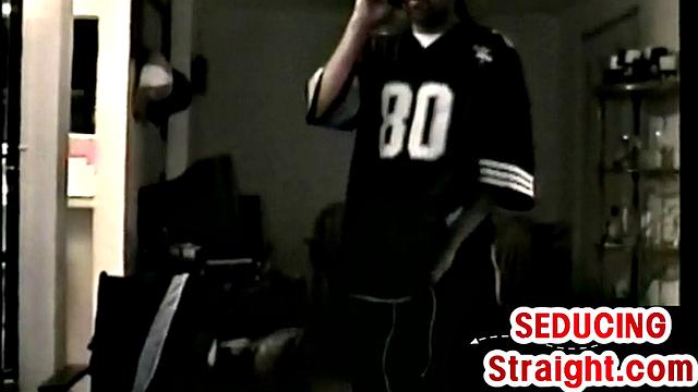 Vintage Black guy gets 1st gay BJ in homemade action