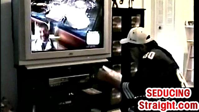 Vintage Black guy gets 1st gay BJ in homemade action