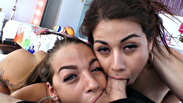 Evelin and Penelope Ball-Sucking Brunettes