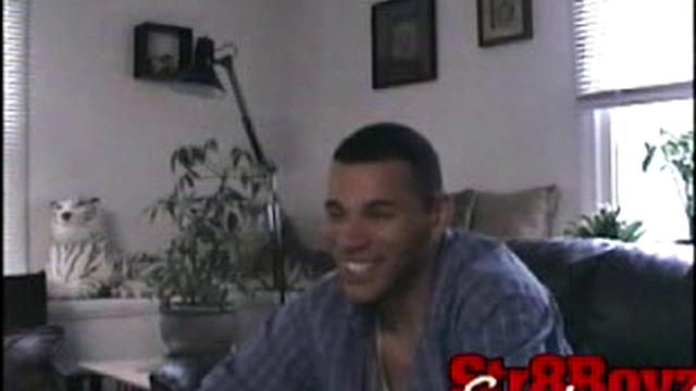 Дино дрочит до безумного оргазма и мощного выброса