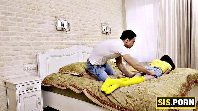 SIS.PORN. Russian girl does it with bossy stepbrother who has enough cash to buy slit