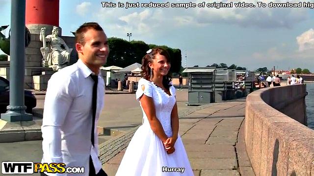 Teen bride gives head in car