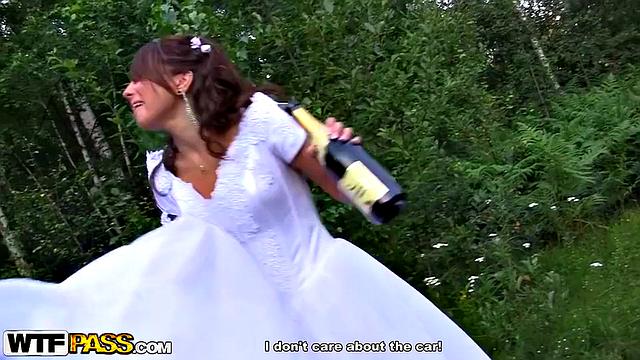 Teen bride gives head in car