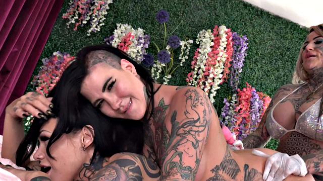 Darcy Diamond And Kennedy Rose Get Alt Erotic Logo Tattooed And Fucked By Evilyn Ink