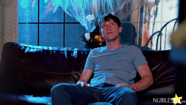 Sabrina Grows Sexual Magic - S3:E2