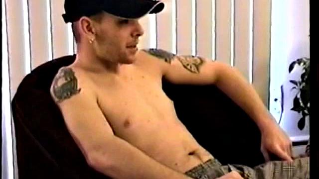 Straight Boy Axel Enjoys It