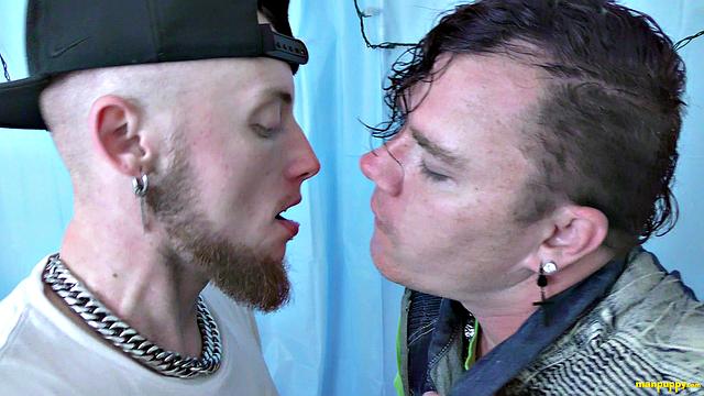 Steamy Gay Smooching 21 - JC Dickerson, Leo Blue