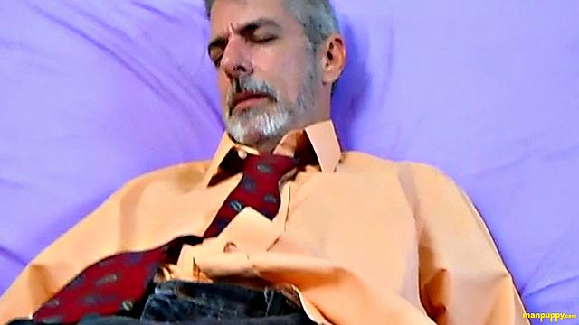 Don't Wake Up Giant Daddy! - Richard Lennox