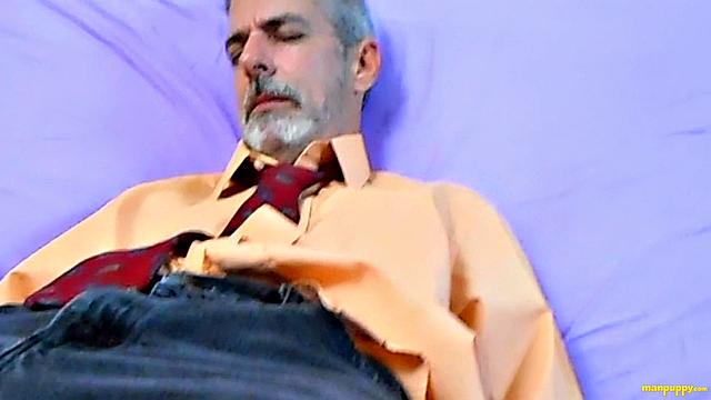 Don't Wake Up Giant Daddy! - Richard Lennox