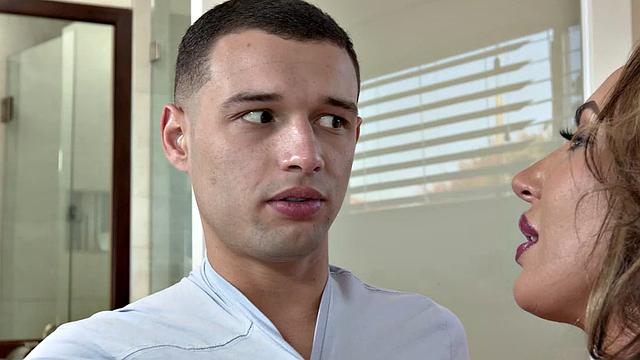 Richelle Ryan Lets her friend work on her pipes!!!