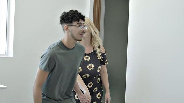 Bigbooty Cougars get their pussies banged in a hot 4some