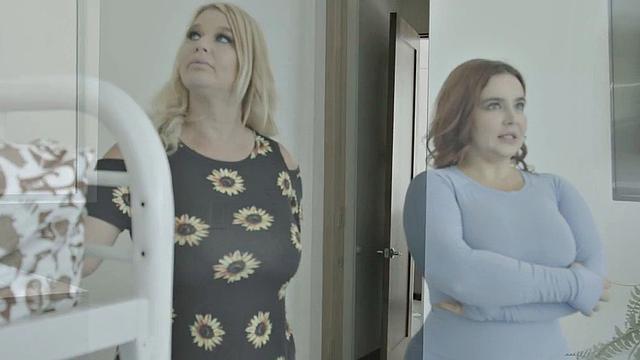 Bigbooty Cougars get their pussies banged in a hot 4some