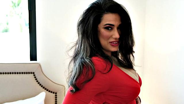 Loraine Del Sol is Hot!