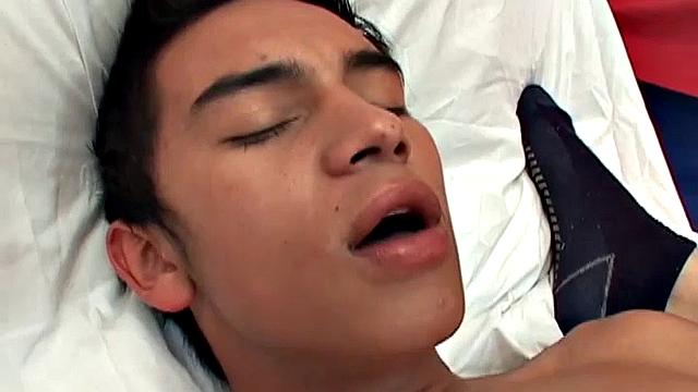 Latin twinks Francisco and Uber in a very erotic scene - all about jacking each other off. Imagine being in the place of those boys, enjoying each other.