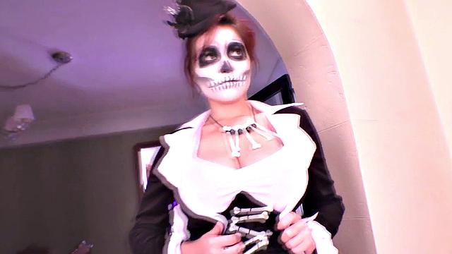 Tessa Fowler - VooDoo Bites