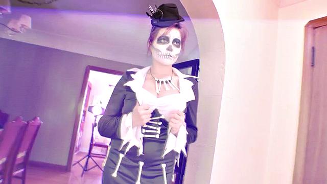 Tessa Fowler - VooDoo Bites