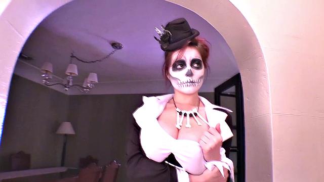 Tessa Fowler - VooDoo Bites