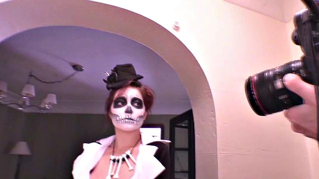 Tessa Fowler - VooDoo Bites