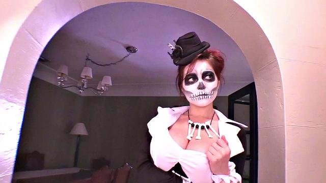 Tessa Fowler - VooDoo Bites