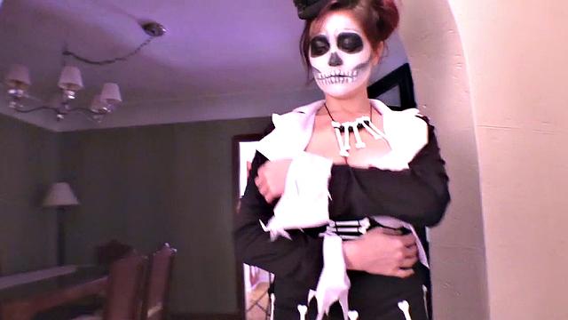 Tessa Fowler - VooDoo Bites