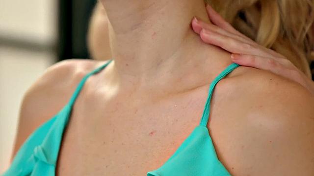 Dirty massaging babes love eating hile fingering