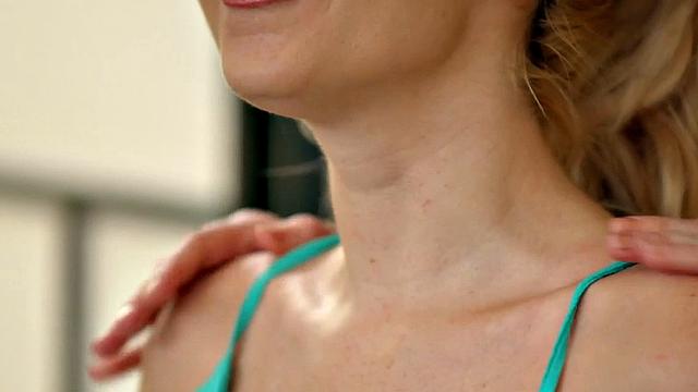 Dirty massaging babes love eating hile fingering