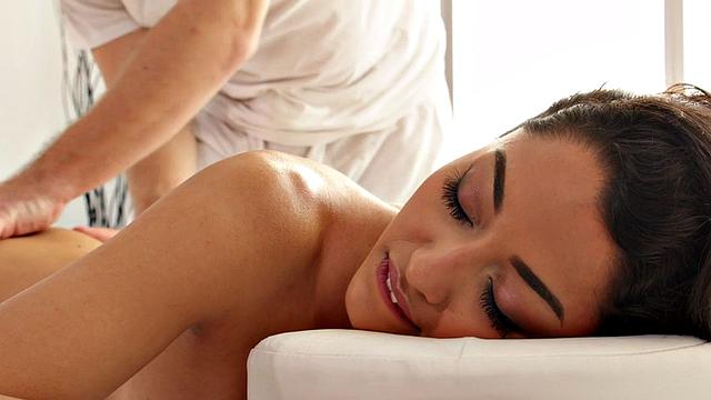 Cute babe pounded at massage