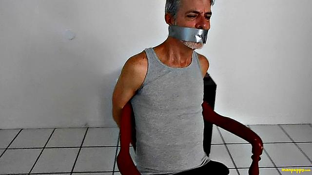Изменщиков щекочут щекоткой! - Себастьян Камс и Ричард Леннокс