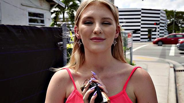 Melody's unforgettable experience: A hot outdoor fuck and a messy facial