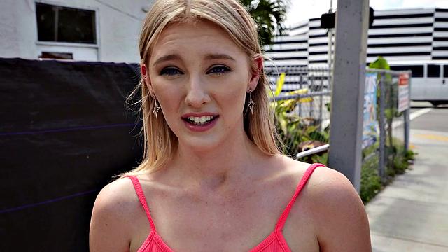 Melody's unforgettable experience: A hot outdoor fuck and a messy facial