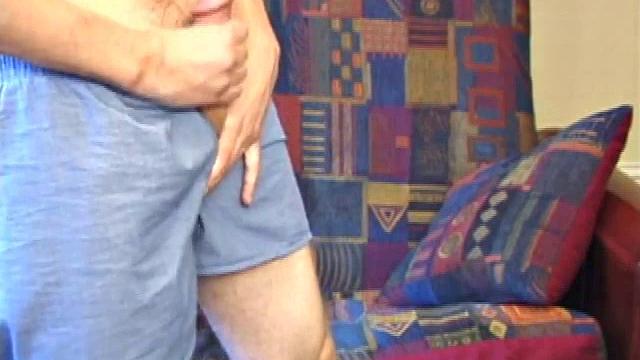 Этан устроил весёлый показ своих умений - гей дрочевуха с юмором!