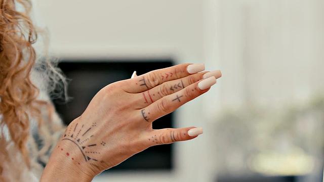 College lesbian babe scissoring in class