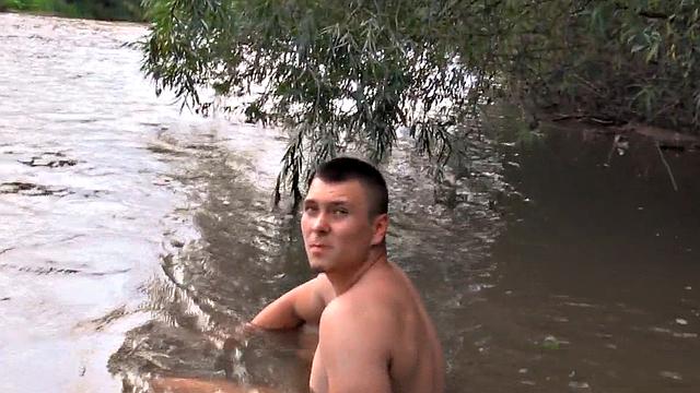 Euro guy accepts gay offer for cash in public outdoor POV
