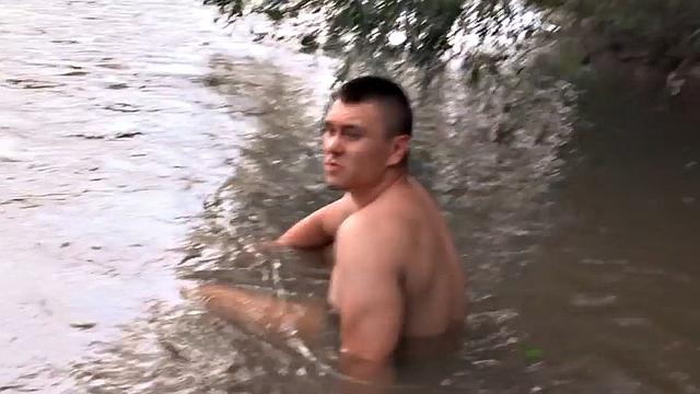 Euro guy accepts gay offer for cash in public outdoor POV