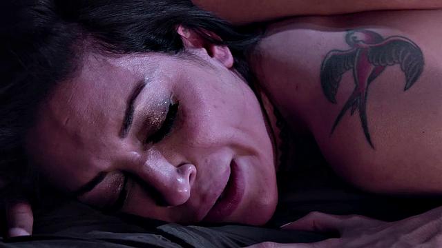 Lesbian teen duo squirt while kissing & fingering each other's trimmed pussies