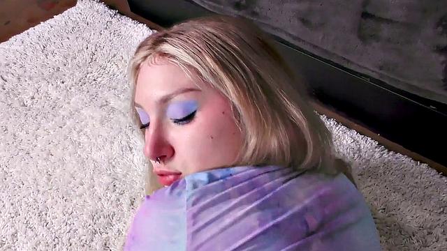 Big buxom POV babe with septum piercing sucks before fucked