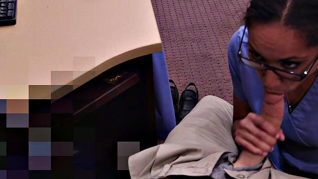 молодая в очках трахается раком в ломбарде pov