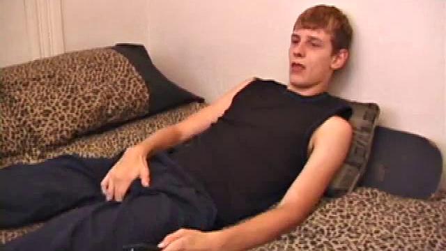 Скайлер мастурбирует так ловко, что мастеру позавидуют