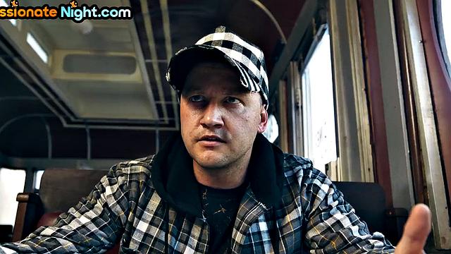 Fantasy cosplay in 3some spoiling lucky guy