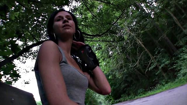 Rollerblading Hottie Takes Like A Horny Champ