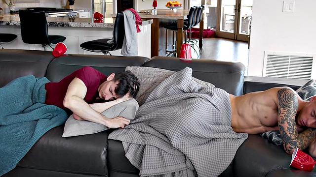 Bareback jock rides and takes stepbro's hard rod