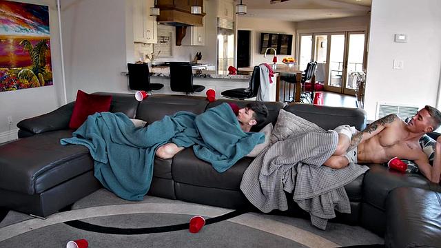 Bareback jock rides and takes stepbro's hard rod