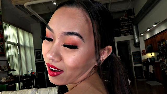 Tugjob loving asian teasing