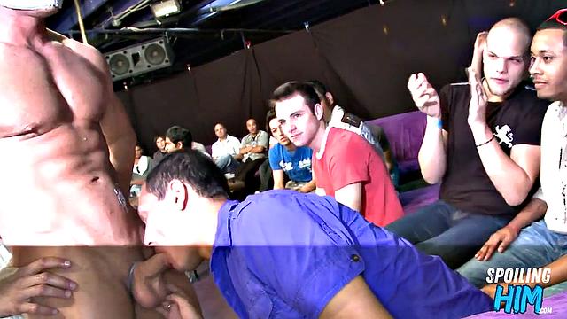 Real amateur party ends in blowjob