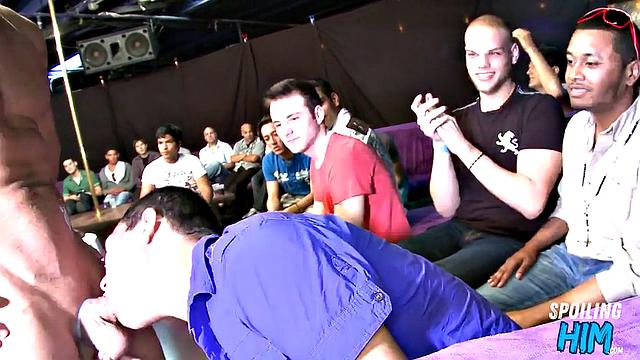 Real amateur party ends in blowjob