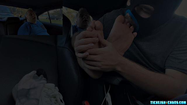 Snyft: Tom Fet Licks Matt's Feet - Tom Fet & Matt