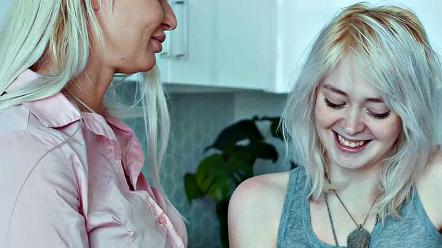 SEXY MOMMA - London and Annie Eat Each Other for Dinner!